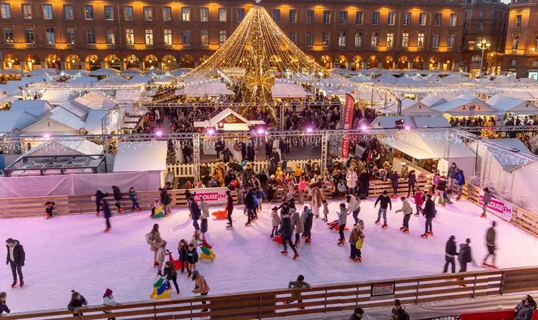 Patinoire du marché de Noël de Toulouse